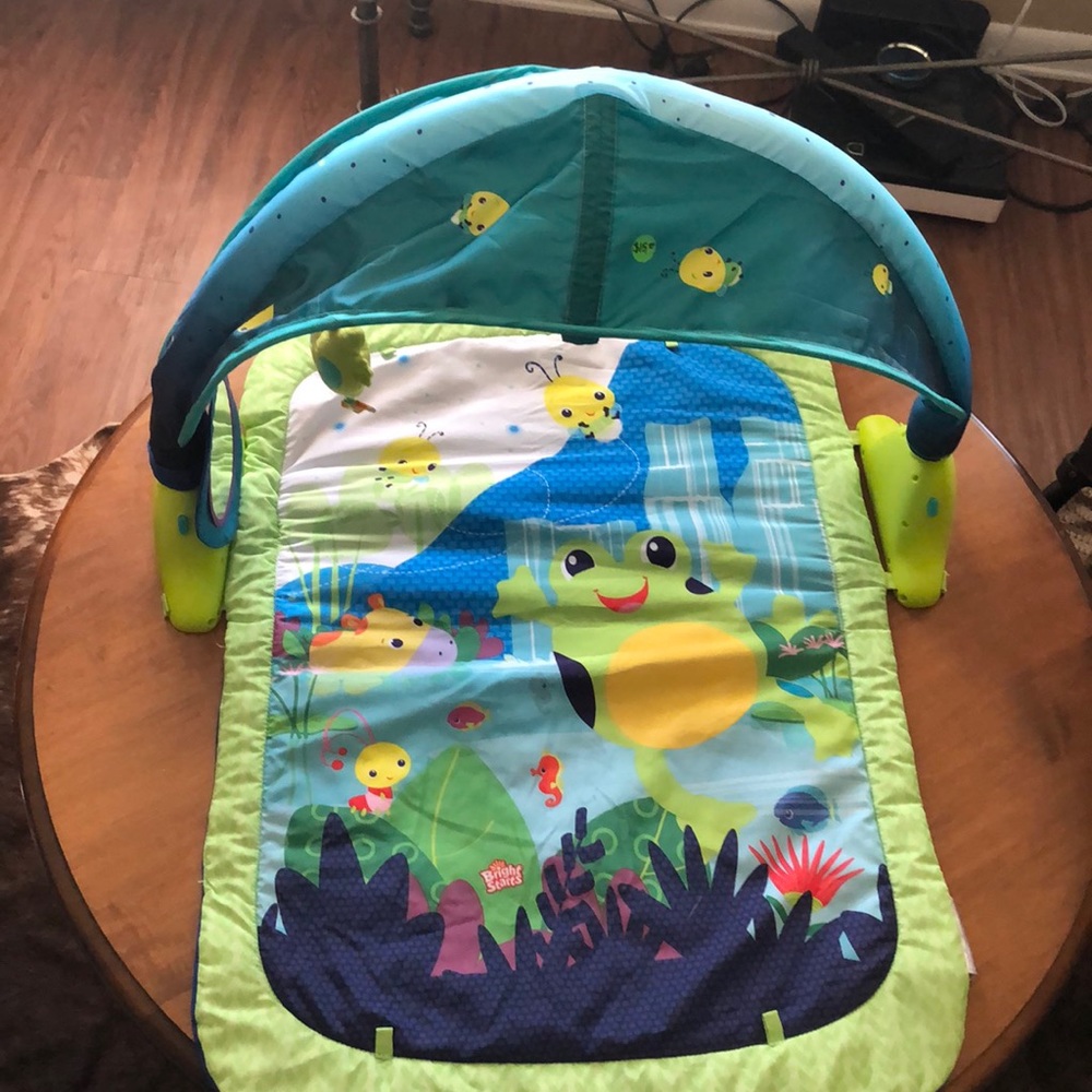 Bright starts light up lagoon play mat!
